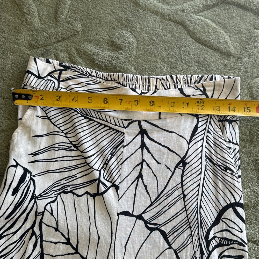 Rachel Zoe Black and White Linen Botanical Print Flowy Patterned Pants - Picture 5 of 9
